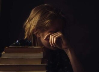 “BİR LEYLA MESELESİ – İZZET BAŞKOMİSER MACERASI”